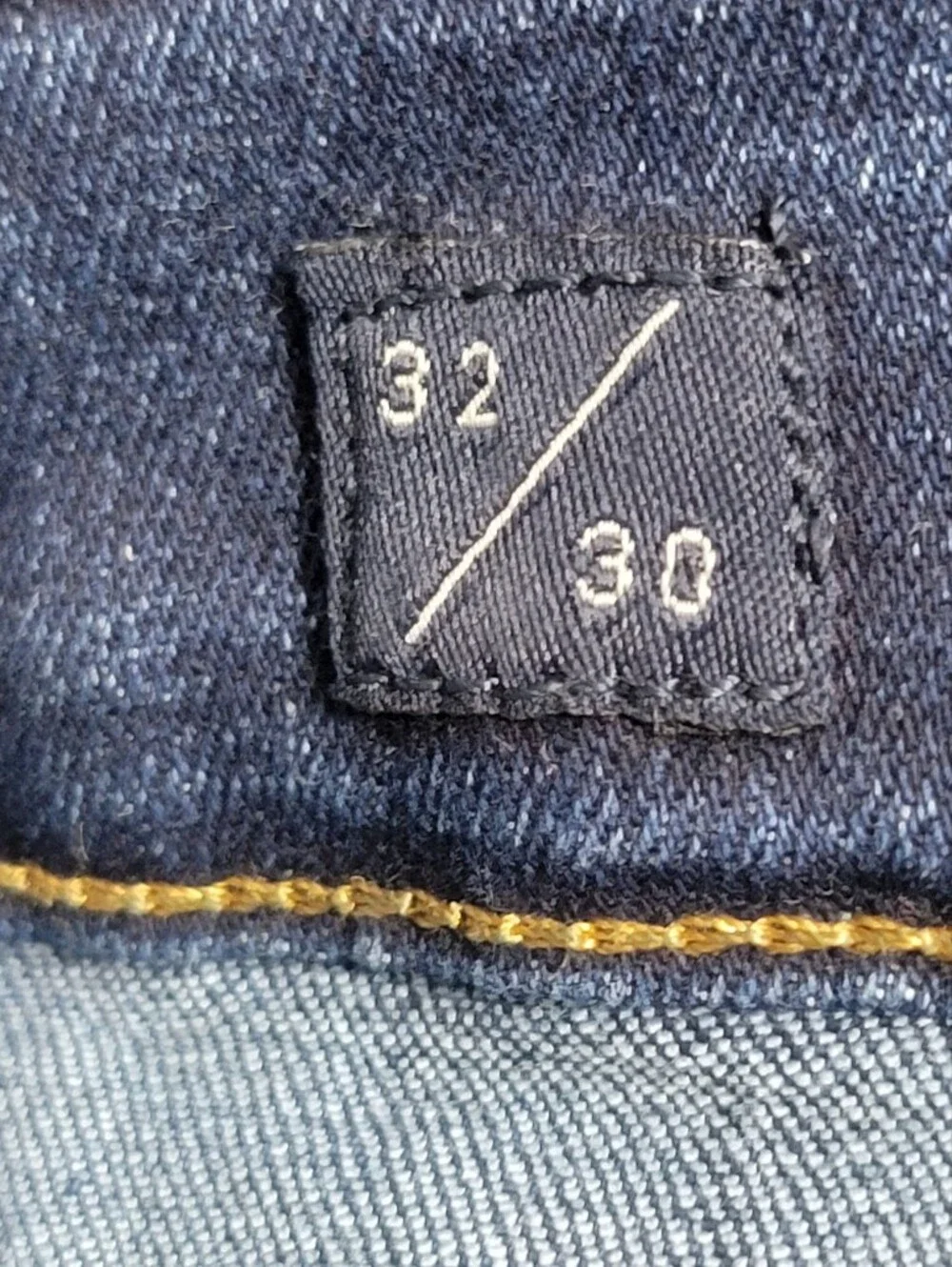 Lucky Brand 410 athletic straight men's dark wash jeans size 32x30 casual denim